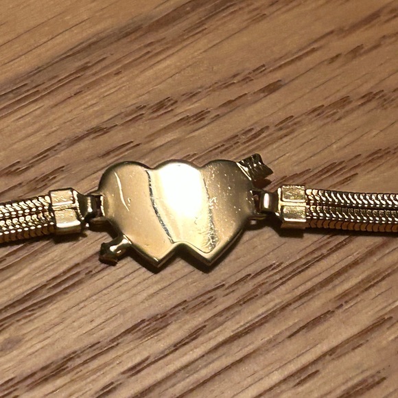 Beautiful double heart bracelet goes with practically anything u decide to wear - Picture 2 of 8